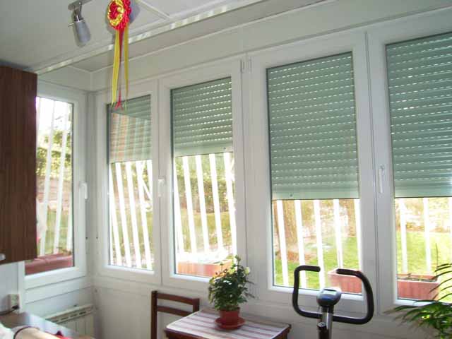 Sustitución de ventanas de PVC en mirador de edificio de viviendas - trabajo de PeVeCeKa (07)