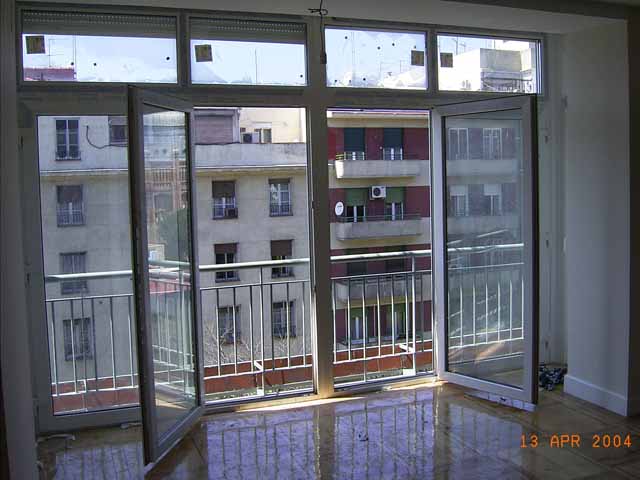 Sustitución de ventanas de PVC en mirador de edificio de viviendas - trabajo de PeVeCeKa (10)