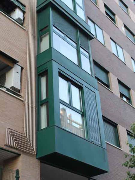Sustitución de ventanas de PVC en mirador de edificio de viviendas - trabajo de PeVeCeKa (14)